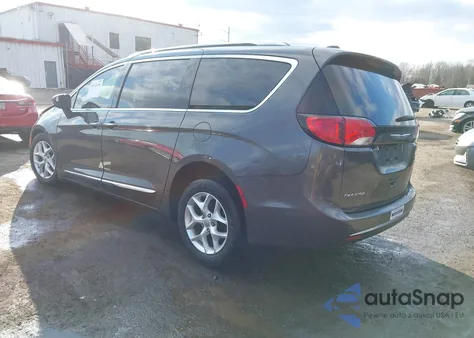2018 Chrysler Pacifica Touring L z USA, uszkodzony, nr VIN 2C4RC1BG9JR127268